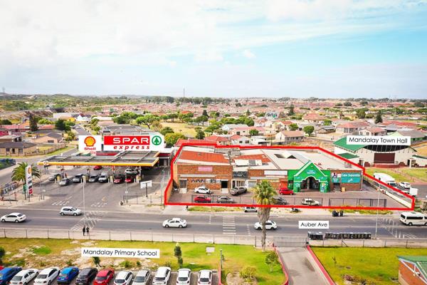 Income generating property
Well established tenants
Adjacent Shell and Spar express
Opposite Mandalay Primary and Town Hall


Terms
The auction will be held at The Houghton ...