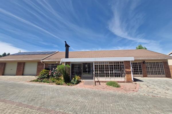 Sunny, spacious and neat as a pin.  This 2 bedroom home is immediately available for a retired person.  Fitted with a lovely indoor ...