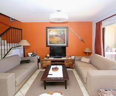 House for sale in Island View
