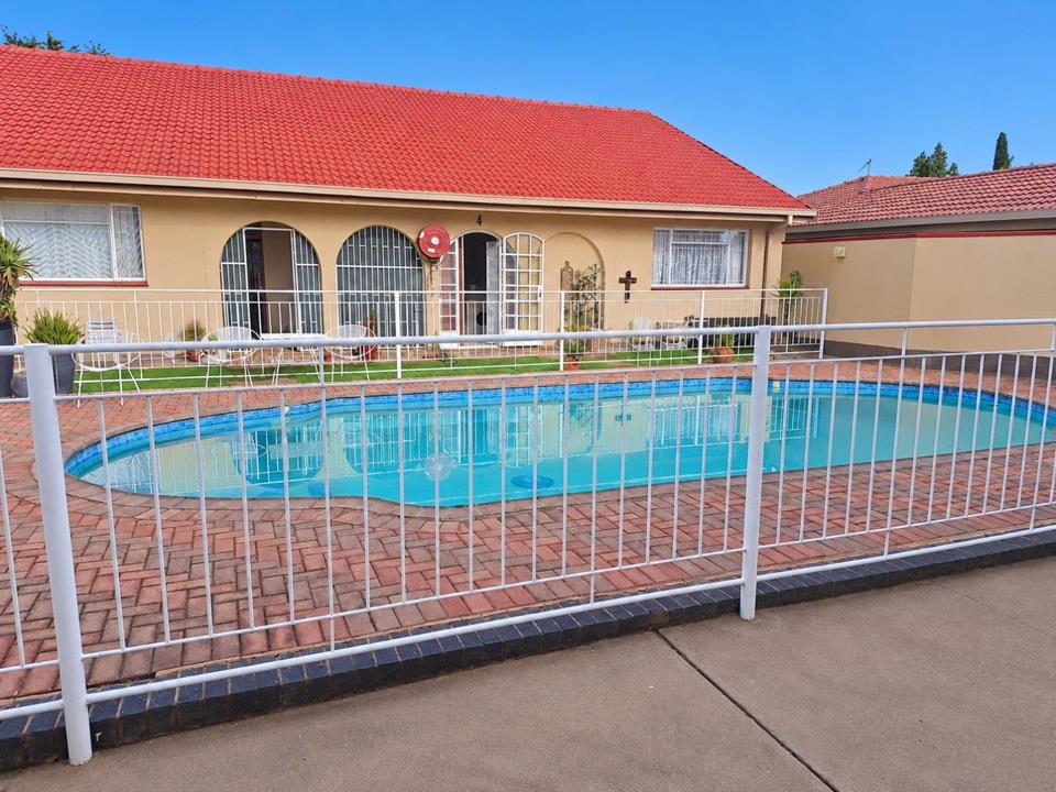 Listing number: P24-117742796, Image number: 1