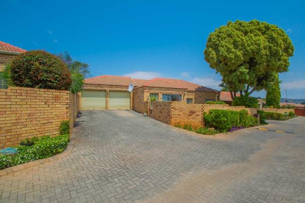 Situated in the heart of Honeydew Ridge this beautiful, pet-friendly simplex offers comfortable living in a well-managed ...
