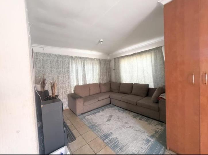3 Bedroom House for sale in Lotus Gardens - P24-117743159