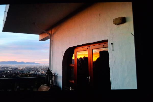 Beautiful mountain views!! Close to nature reserve. This property is the ground floor of ...