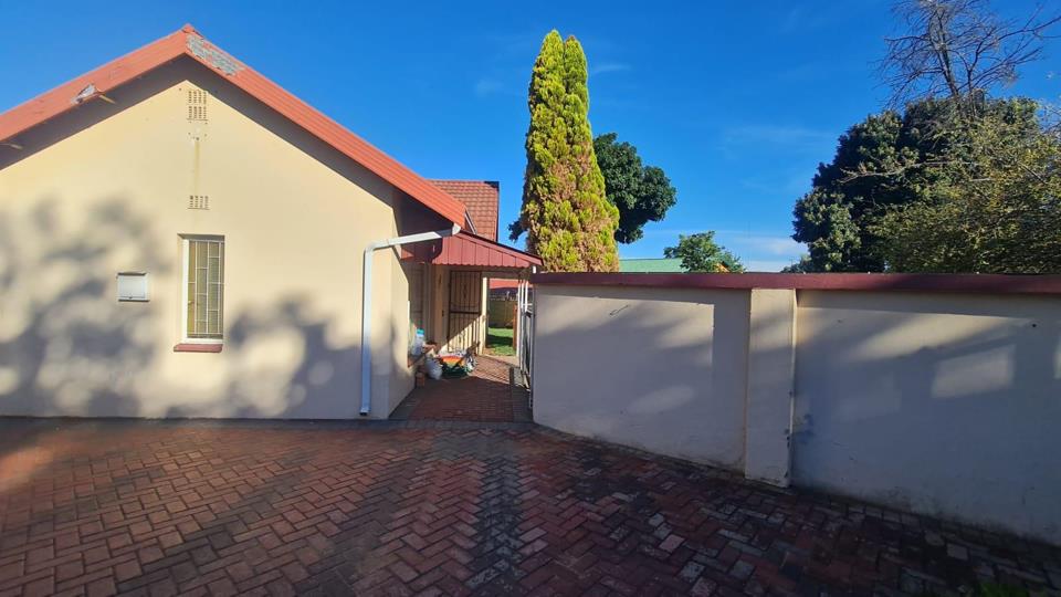 Listing number: P24-117743839, Image number: 2