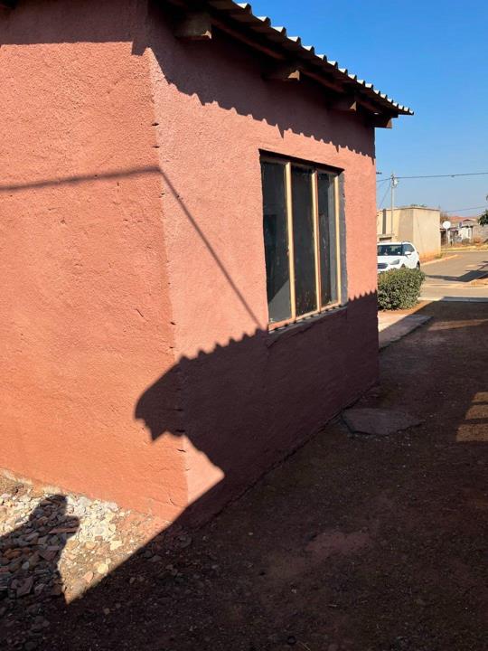 House for sale in Orange Farm - P24-117744852