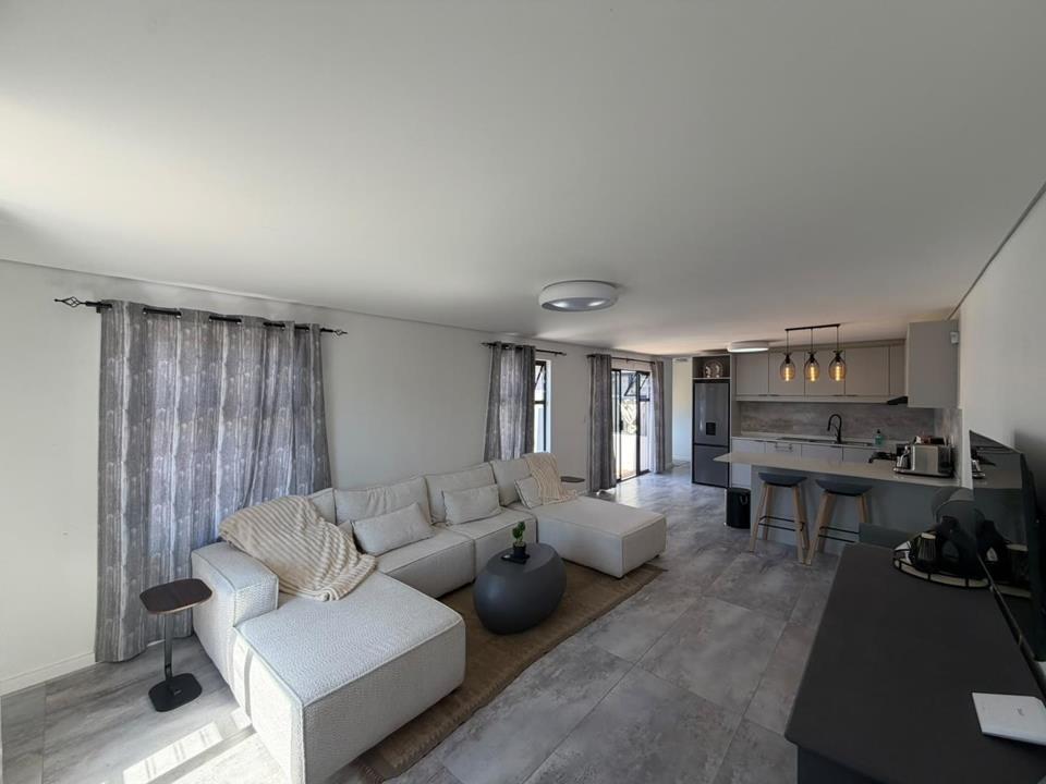 Listing number: P24-117746853, Image number: 1