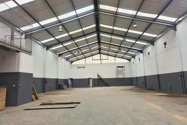 This 585m2 commercial property at 340 Voortrekker Road, Goodwood, offers a versatile ...