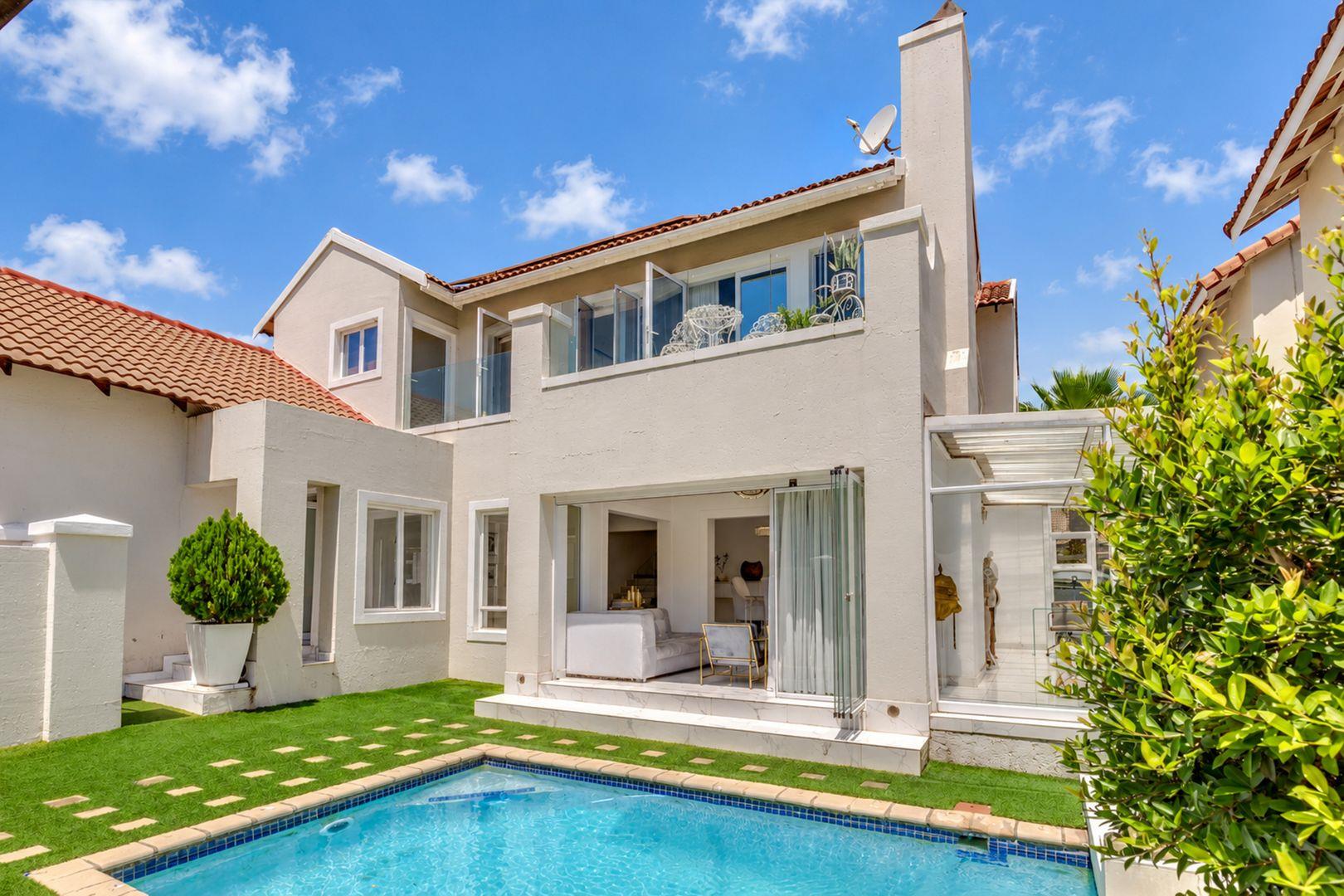 3 Bedroom House for sale in Broadacres - P24-117747489