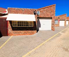 Townhouse for sale in Uitsig