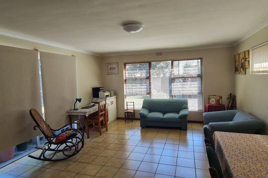 3 Bedroom House for sale in Bothasig