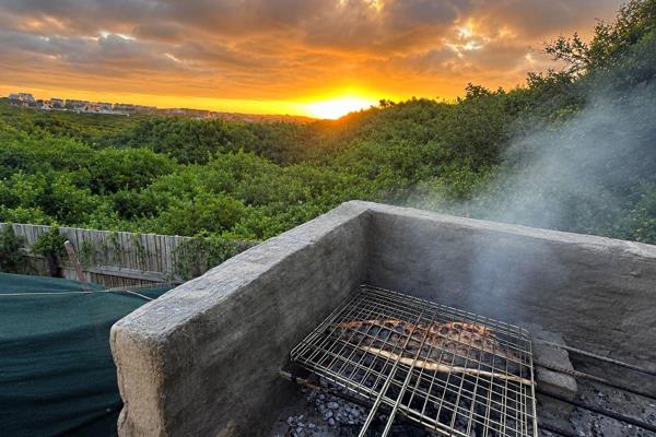 Harcourts Oyster Holiday Accommodation: 

Escape to this charming holiday flat with its warm, earthy feel and beautiful natural ...