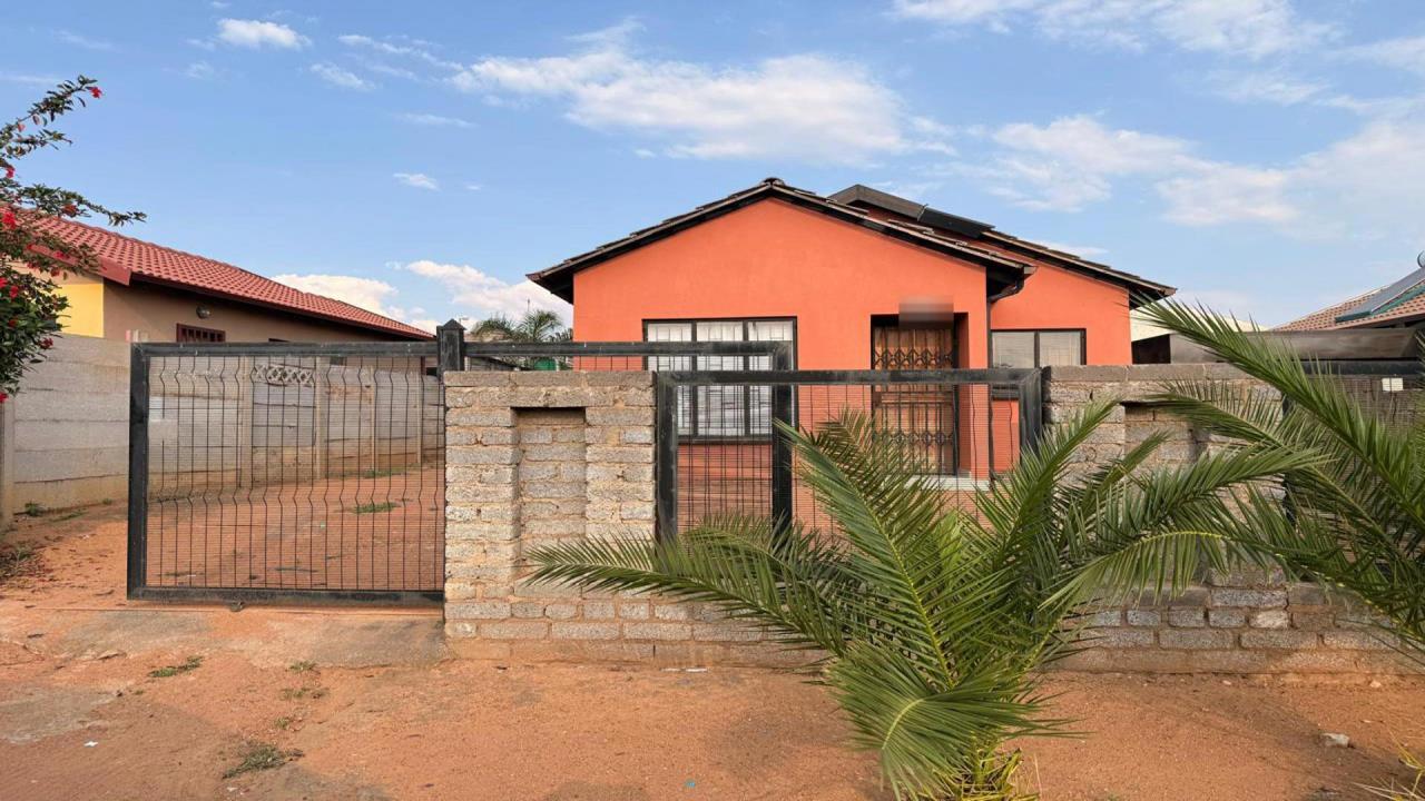 1 Bedroom House for sale in Soshanguve YY - P24-117750972