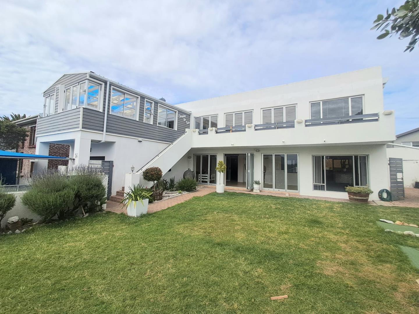 7 Bedroom House for Sale in Kleinbaai