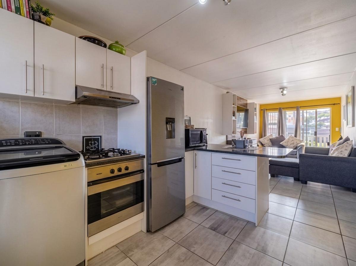 2 Bedroom Apartment / flat to rent in Thornton - P24-117751013