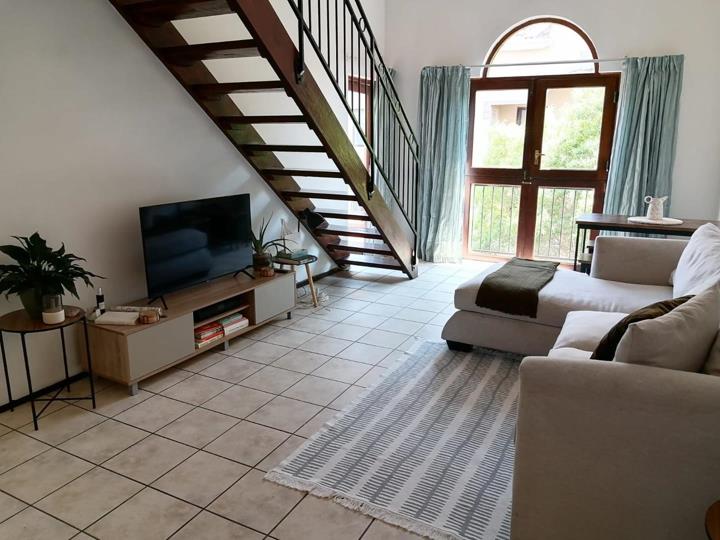 Listing number: P24-117751313, Image number: 3, Living Area