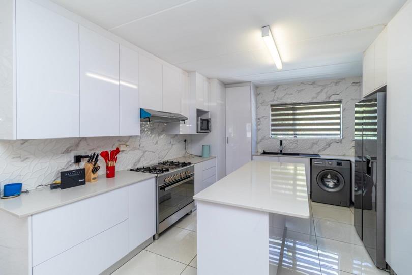 Listing number: P24-117752485, Image number: 2