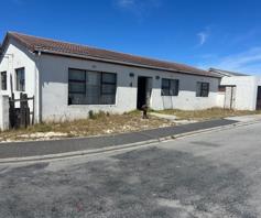 House for sale in Strandfontein