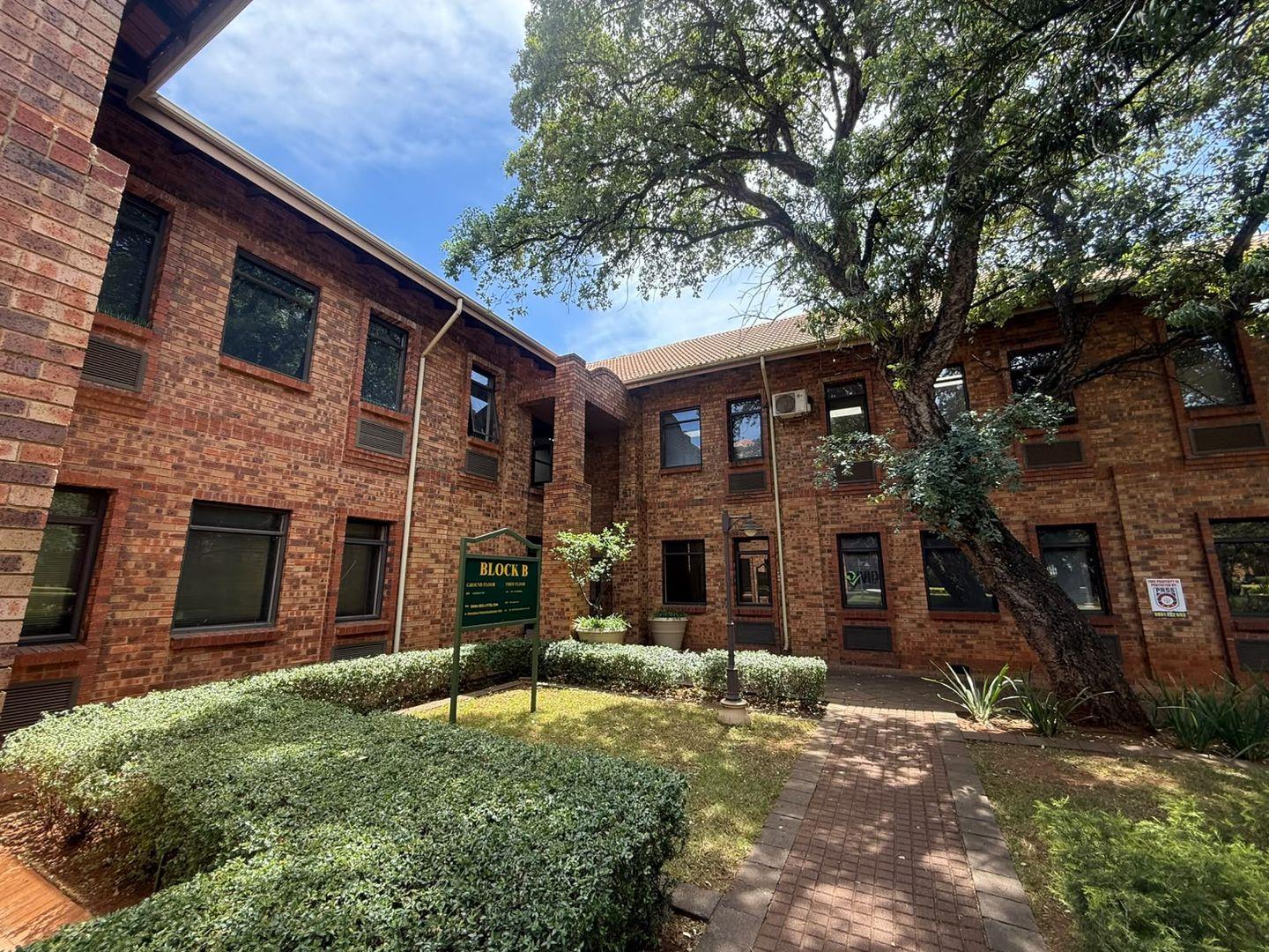 Commercial Property to Rent in Die Hoewes