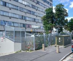 Apartment / Flat for sale in Parow East