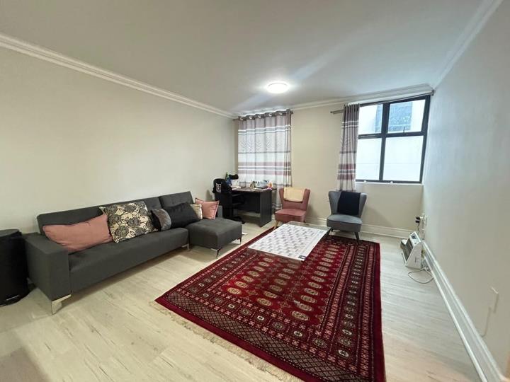 Listing number: P24-117757476, Image number: 2
