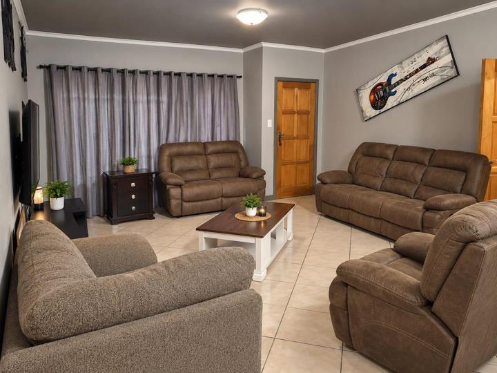 Listing number: P24-117755829, Image number: 2