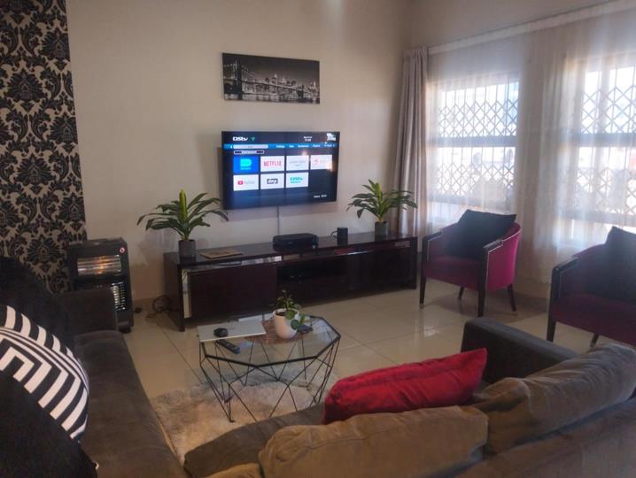 Listing number: P24-117758411, Image number: 3