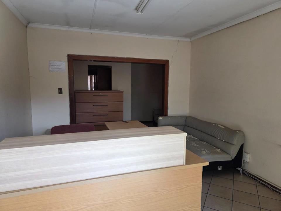 Commercial property to rent in Rustenburg Central - P24-117255381