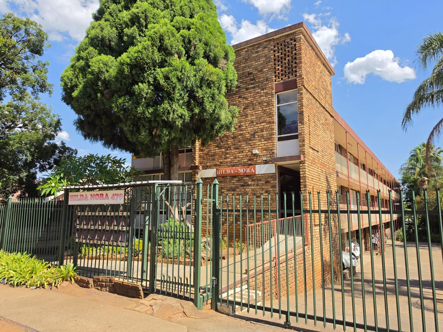 2 Bedroom Apartment / flat to rent in Mountain View - P24-117761044
