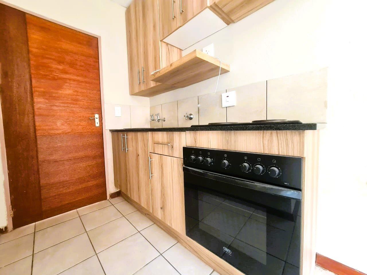 2 Bedroom Apartment / flat for sale in Lotus Gardens - P24-117761402