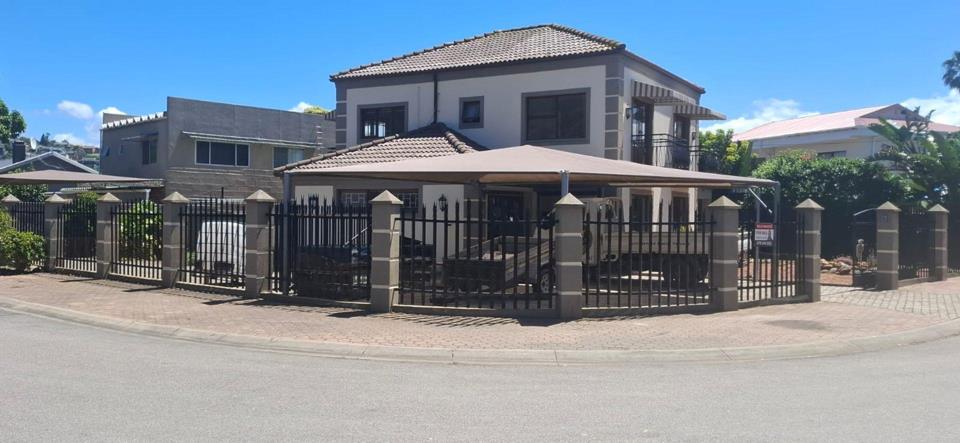 4 Bedroom House for sale in Bergsig - 8 Van Rensburg Street - P24-117765129