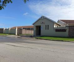 Townhouse for sale in Greenshields Park