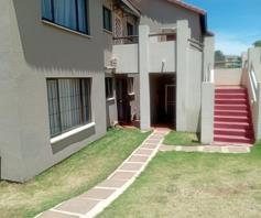 Townhouse for sale in Winchester Hills