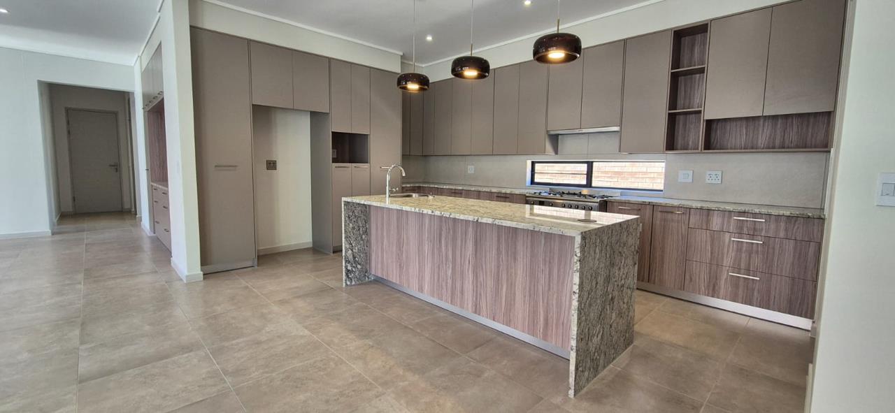 3 Bedroom House for sale in Birdhaven Retirement Estate - P24-117767077
