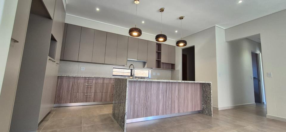3 Bedroom House for sale in Birdhaven Retirement Estate - P24-117767077