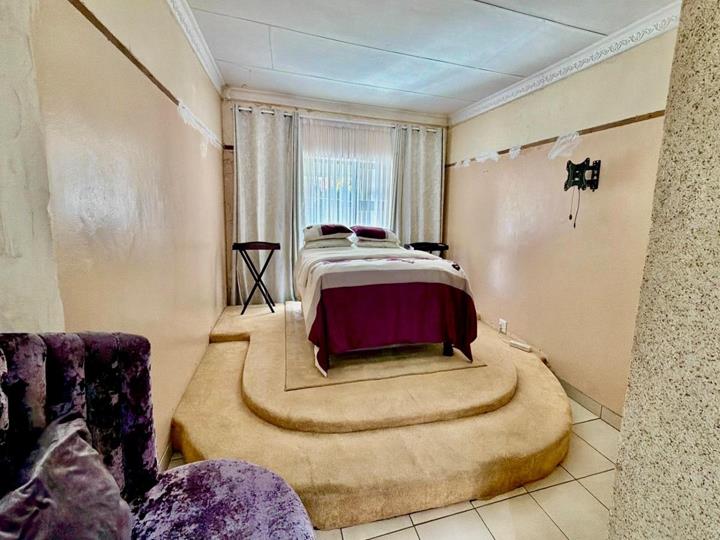 Listing number: P24-117767386, Image number: 3