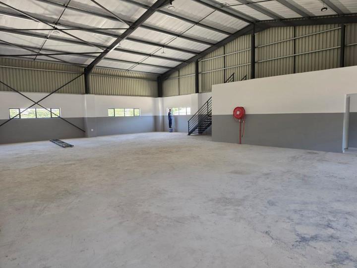 Listing number: P24-117767726, Image number: 3, 430m² Warehouse To Let in Queensmead Industrial