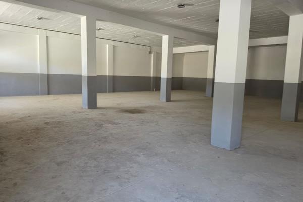 This recently built, neat 430m2 warehouse in Queensmead Industrial suits distributors, storage operators and businesses requiring ...