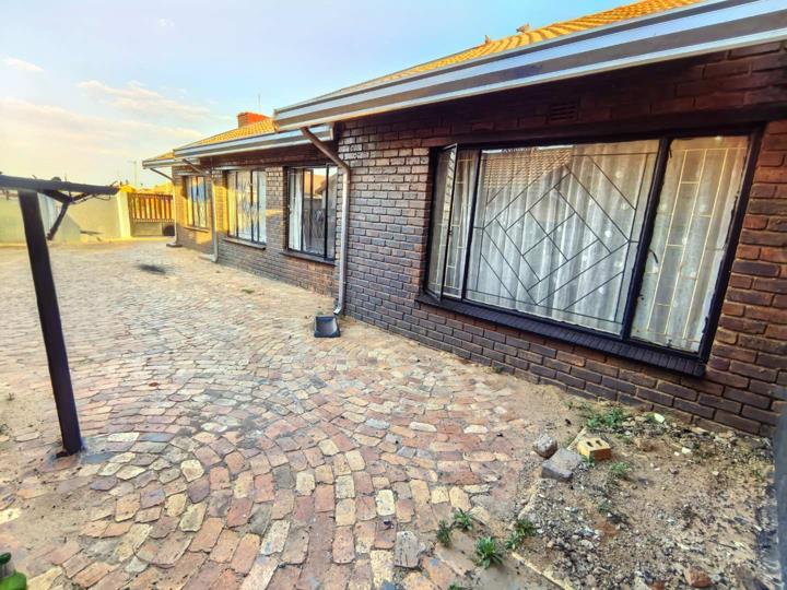 Listing number: P24-117769612, Image number: 2