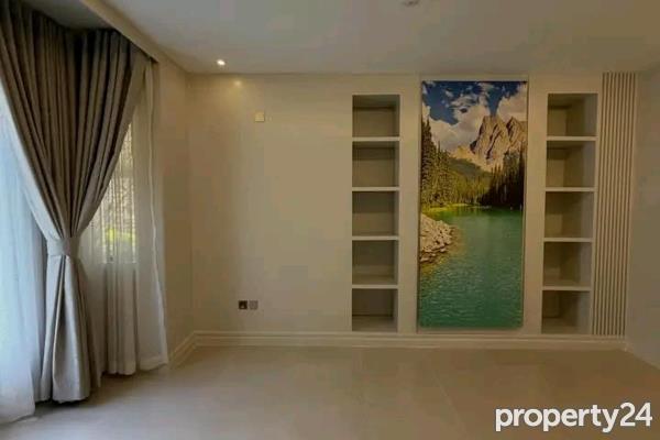 6 Bedroom House for Sale in Karen