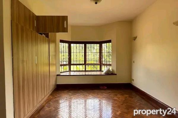 5 Bedroom House for Sale in Runda
