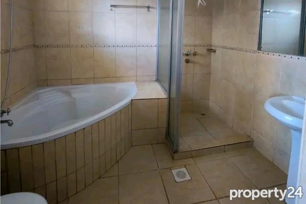 3 Bedroom Apartment / Flat