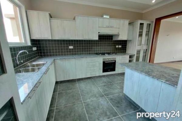 3 Bedroom Apartment / Flat to Rent in Riverside