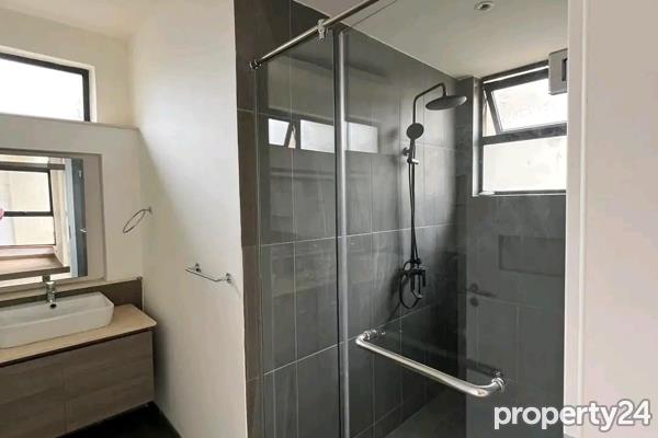 4 Bedroom Apartment / Flat