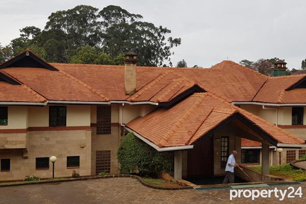 5 Bedroom House for Sale in Nyari