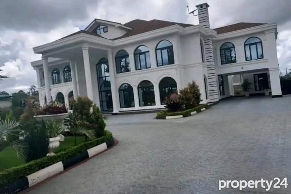 7 Bedroom House for Sale in Karen