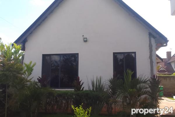 7 Bedroom House for Sale in Karen