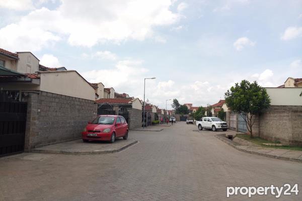 4 Bedroom House for Sale in South C