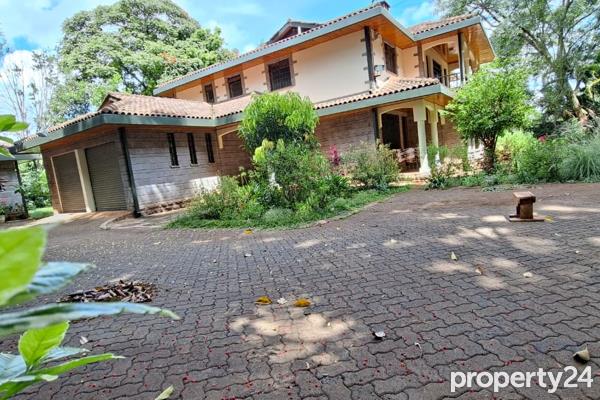 6 Bedroom House for Sale in Nyari