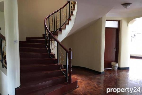 5 Bedroom House for Sale in Runda
