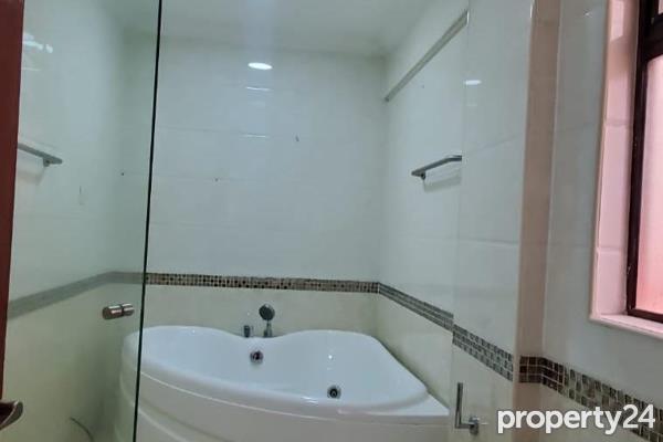 4 Bedroom Apartment / Flat to Rent in Lavington